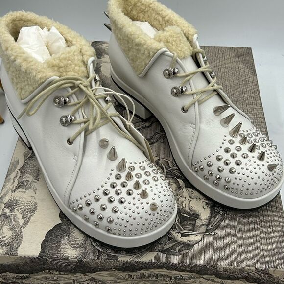 Women’s Gucci spiked shearling  lined ankle boots size 39 made in Italy - Picture 3 of 9